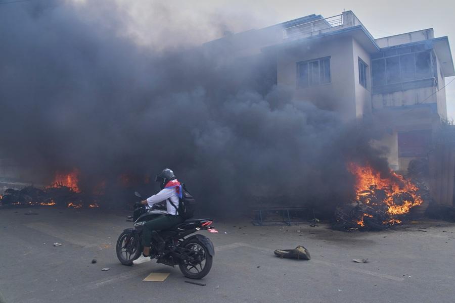 尼泊爾示威升溫民眾衝擊國會 總理宣布辭職 風暴緣自權貴子女炫富