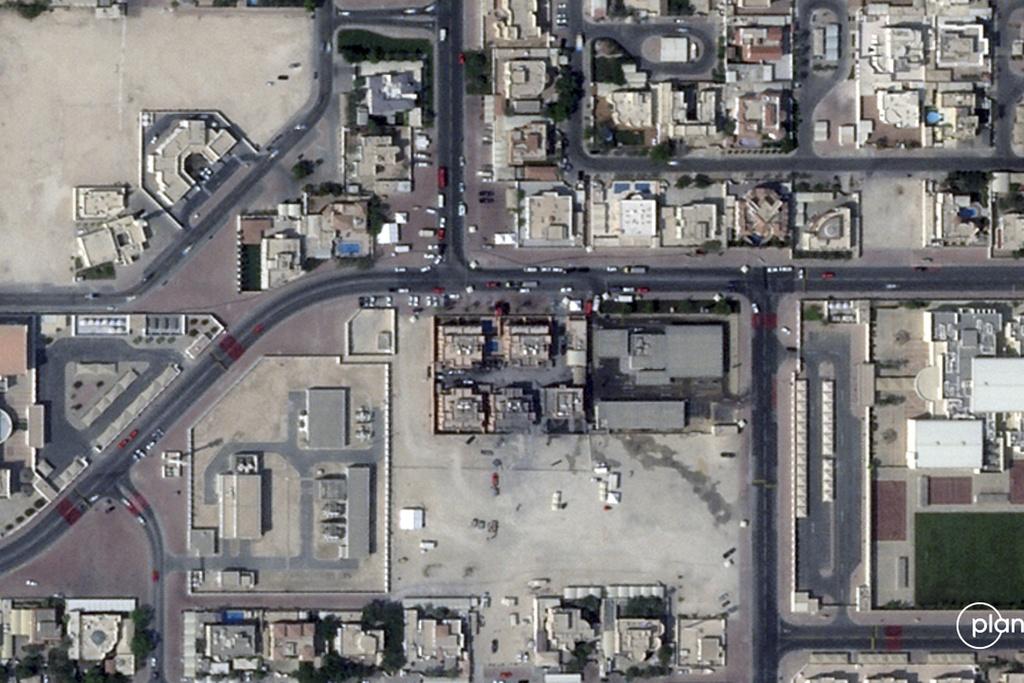 衛星圖可見以軍空襲多哈後的情況。(美聯社)