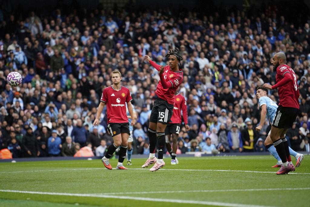 曼聯下半場多次攻門都未能破蛋,被夏蘭特連入兩球。(美聯社)