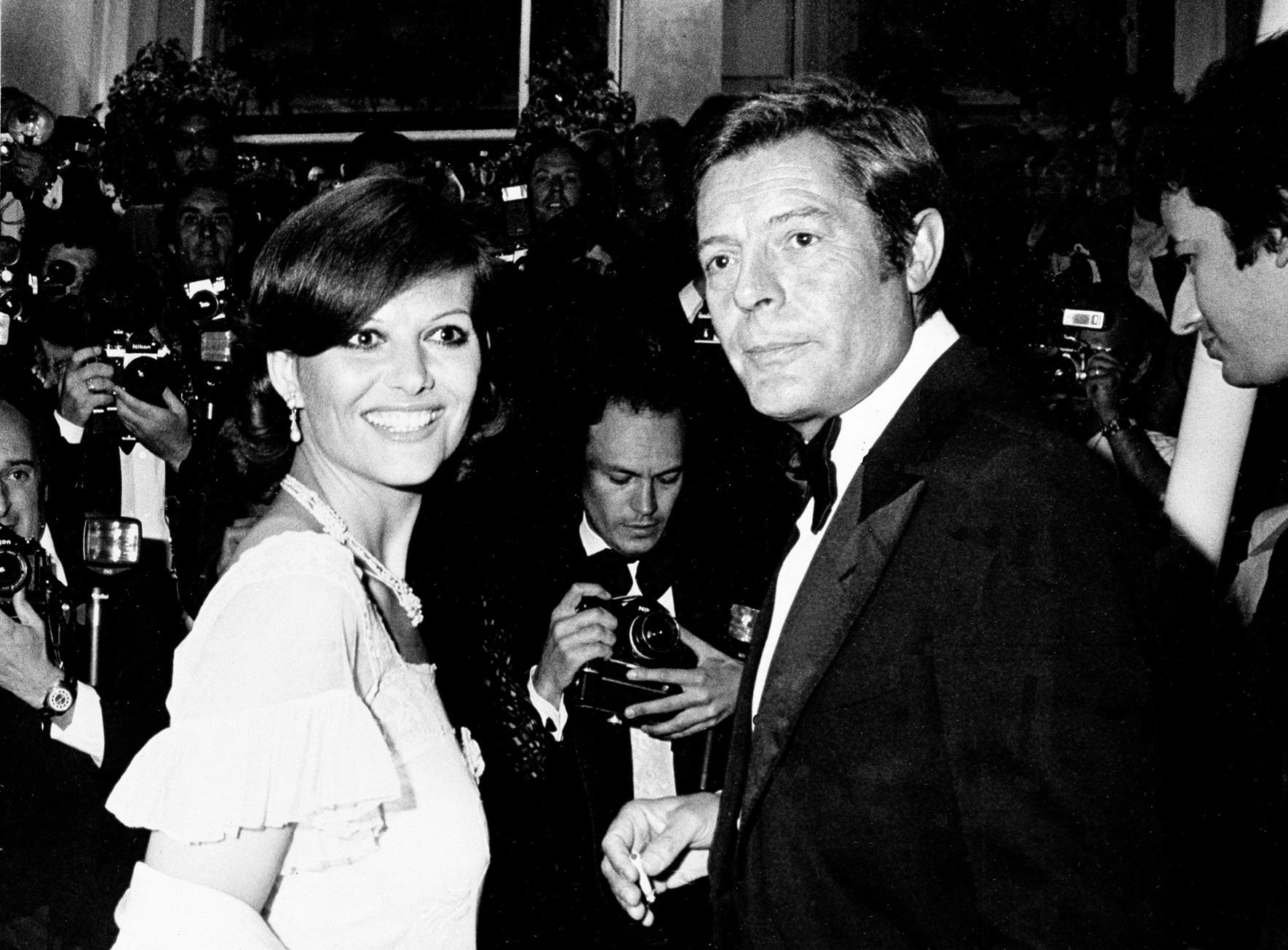 Claudia Cardinale與男星 Marcello Mastroianni,一起出席活動。