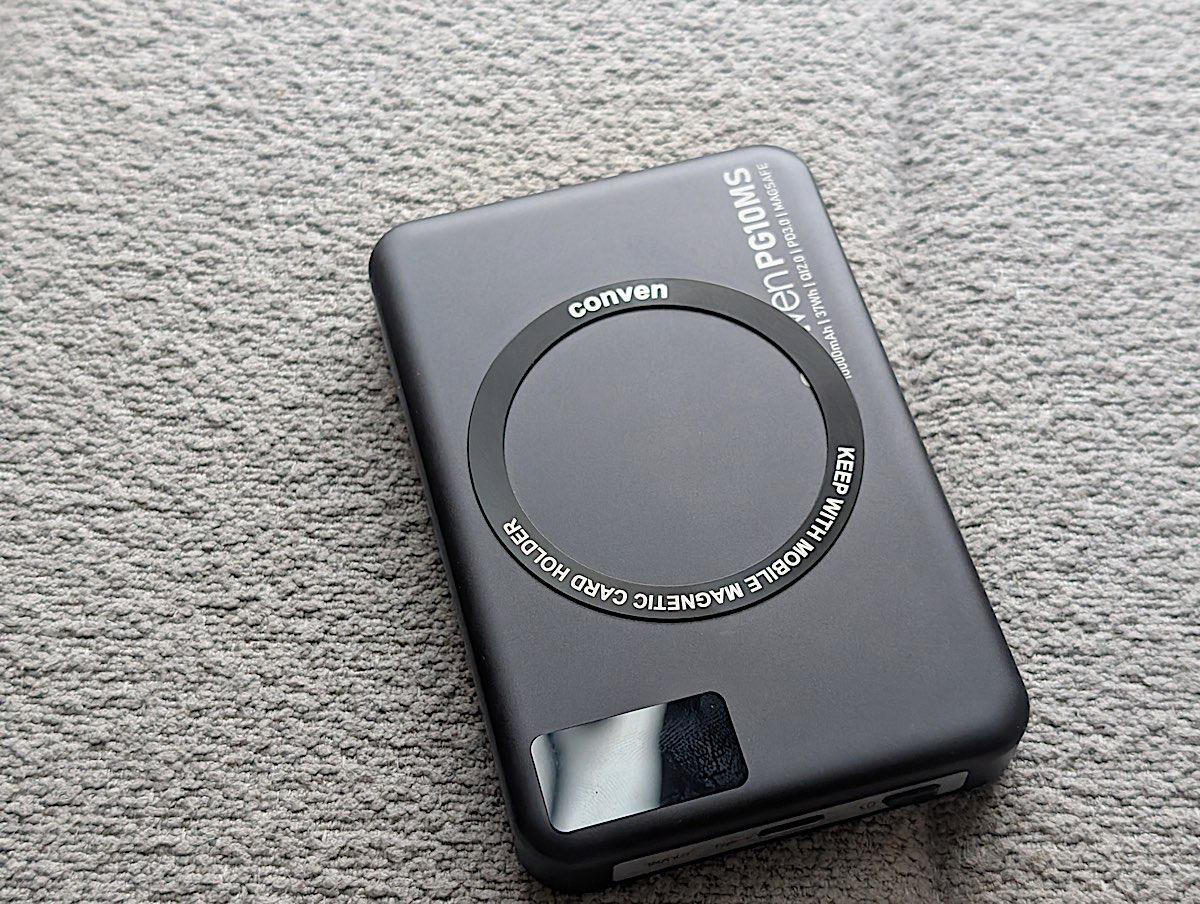 使用上如果唔介意外觀,建議可以將附送的引磁片,貼在電池的正面,讓它變成有雙向磁吸功能。