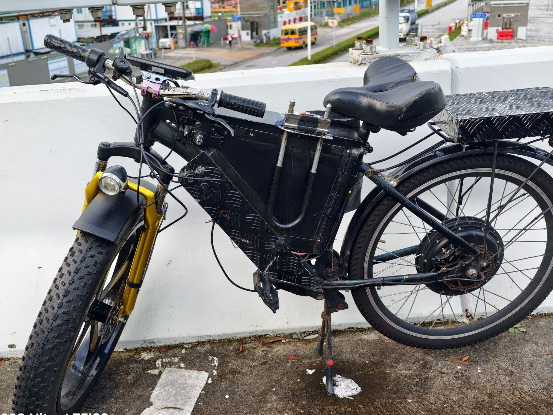 警方在東九龍打擊非法駕駛電動可移動工具。