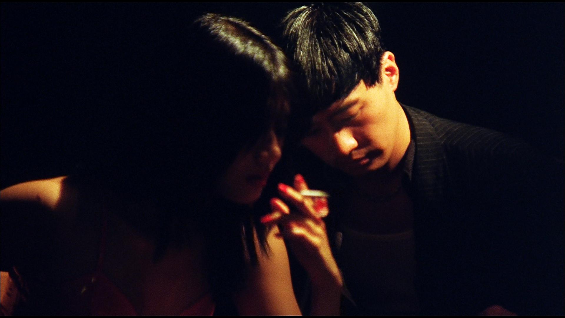 當年的黎明和李嘉欣是顏值巔峰。(《墮落天使》劇照)