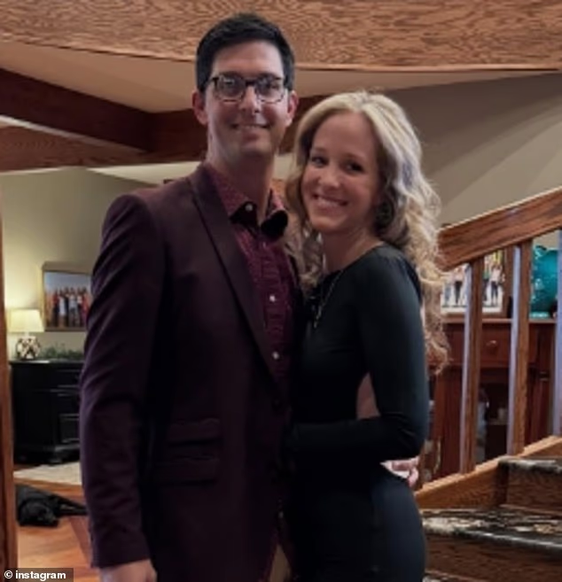 據悉當時在吉普車上的人是曾在TLC電視台播出實境真人騷《遇見普特曼一家》(Meet the Putmans)的普特曼家族成員。