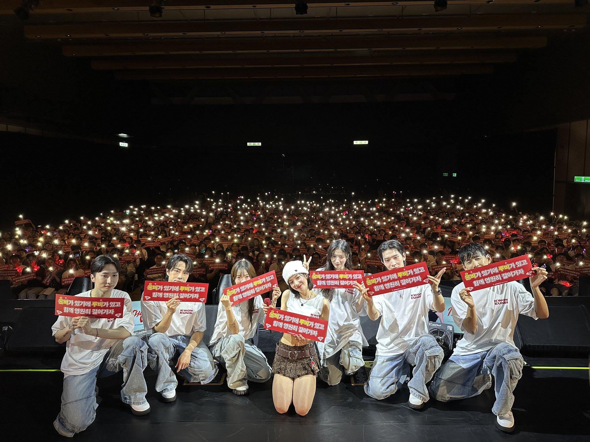 完show後,權恩妃與台灣歌迷大合照。