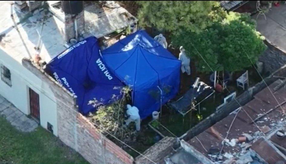 當地販毒集團涉嫌虐殺三名少女。據稱,犯罪集團囂張到在IG上直播整個虐殺過程。布宜諾斯艾利斯省安全部長表示,這宗案件是幫派為了「懲罰」違反幫規的行為,並藉此警告他人。