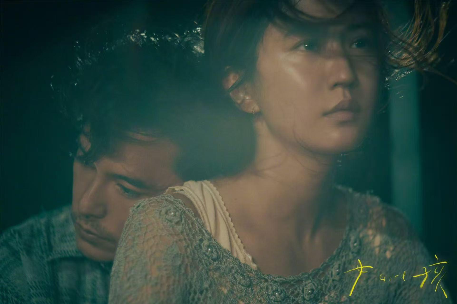 邱澤和9m88在片中飾演夫妻。