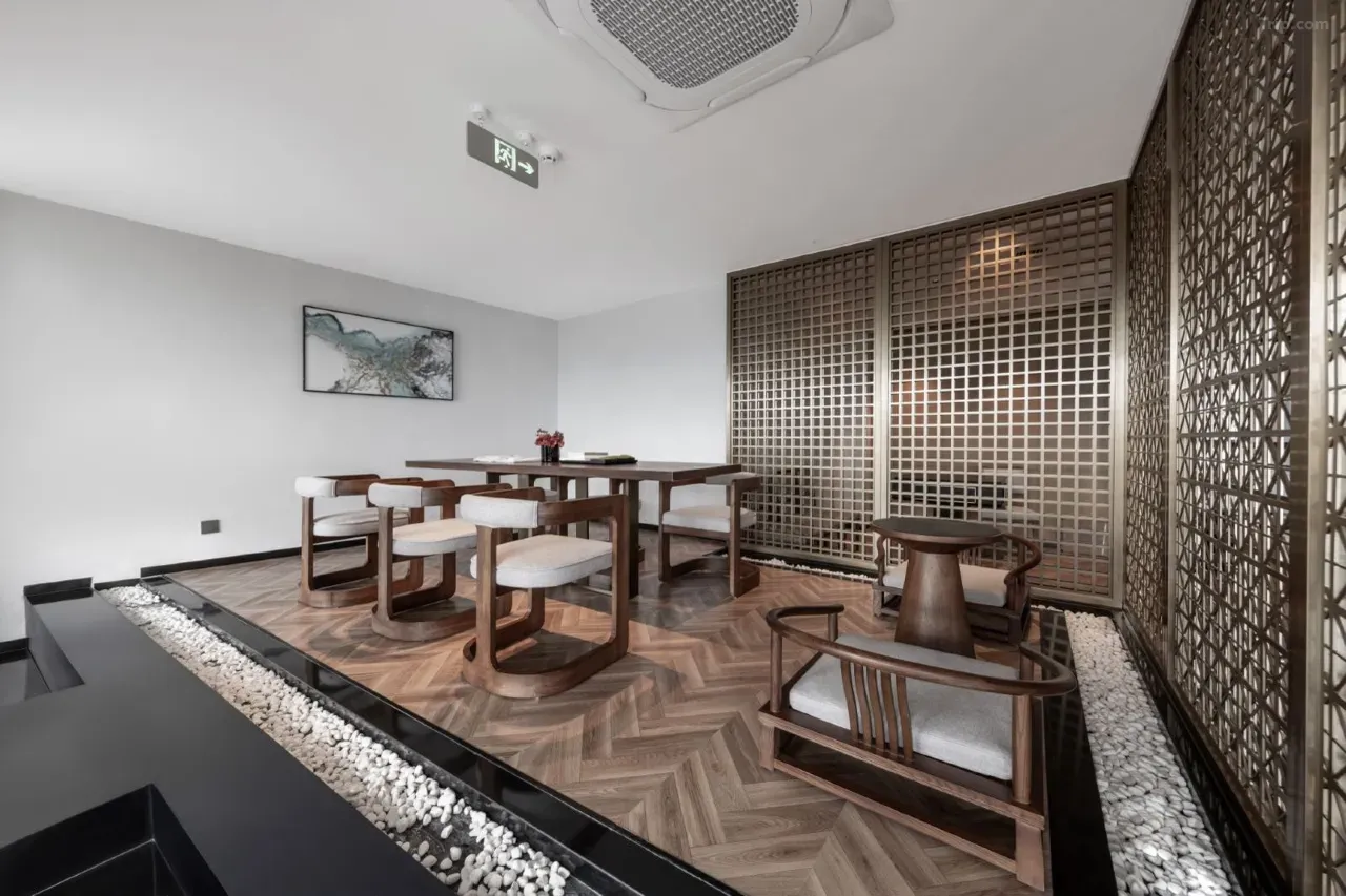 「天下第一爛尾樓」現為紫林山豪利維拉酒店。(Trip,com圖片)