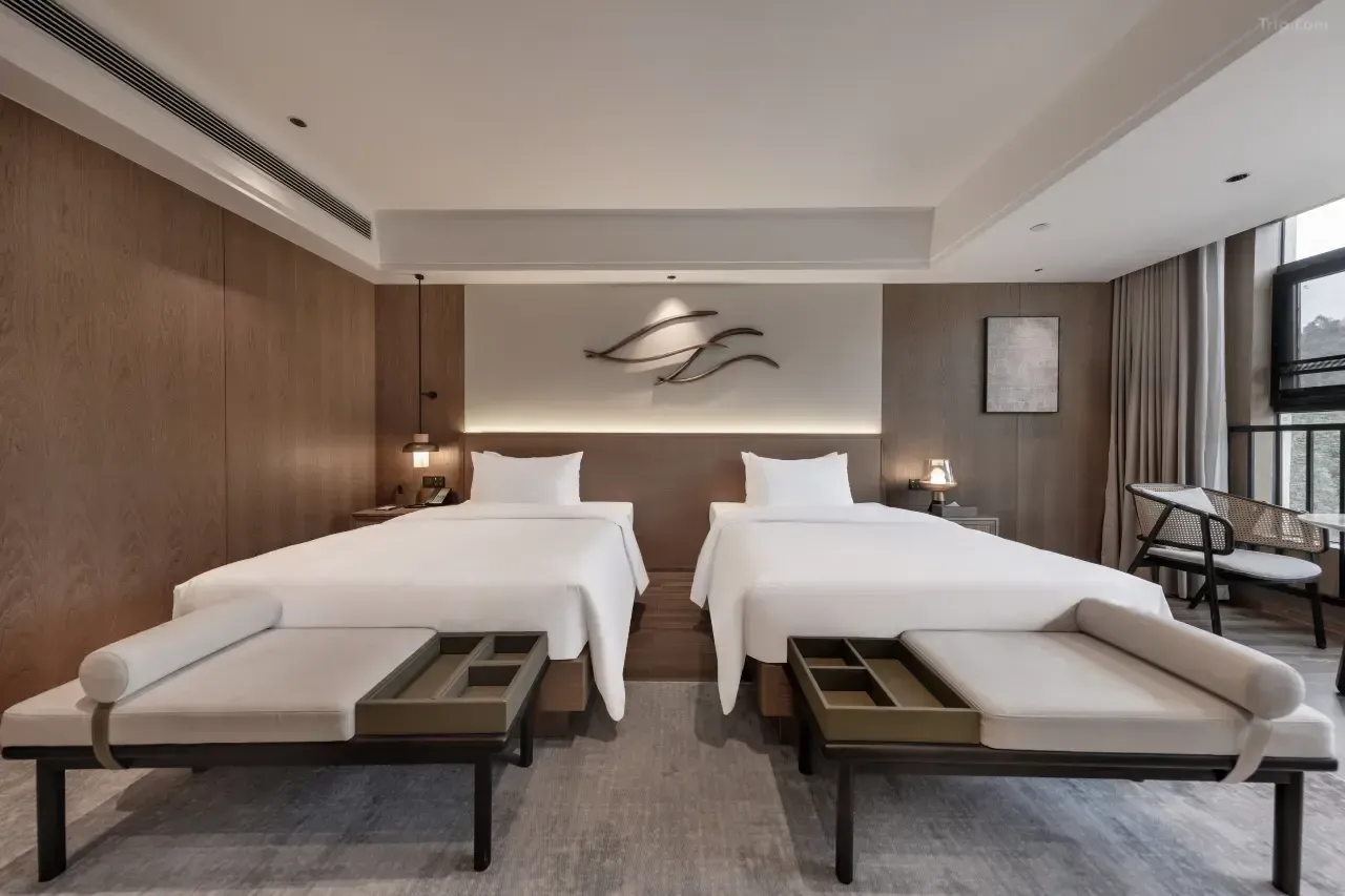 「天下第一爛尾樓」現為紫林山豪利維拉酒店。(Trip,com圖片)