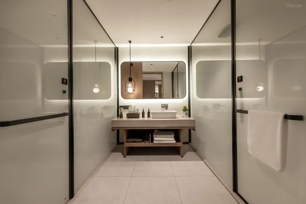 「天下第一爛尾樓」現為紫林山豪利維拉酒店。(Trip,com圖片)