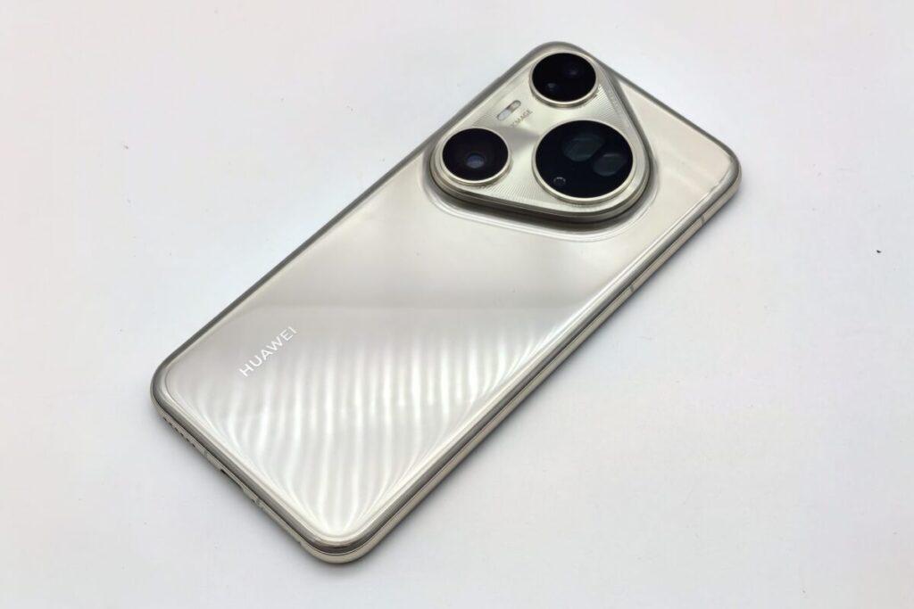 回顧HUAWEI近期產品布局,可以發現電池容量提升已成為明顯趨勢,Pura 80系列配備5700mAh電池,而Nova 14 Ultra也採用了5500mAh容量。