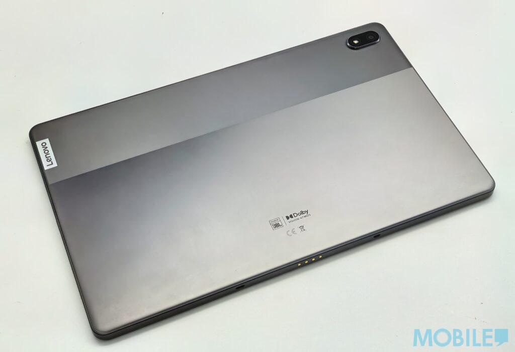 Lenovo Tab P11 Pro 5G 採用金屬一體化設計,機身輕薄,厚度僅約 7.5mm,重量控制得宜,即使長時間手持使用也不易感到疲勞。