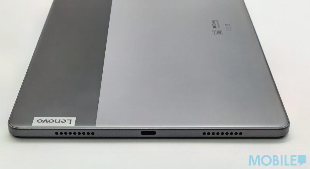 音效表現是這款平板的一大亮點,內建四揚聲器並支援 Dolby Atmos 技術,帶來極具立體感的音場體驗,低音表現渾厚有力,觀看電影或聆聽音樂時都能感受到強烈的臨場感。