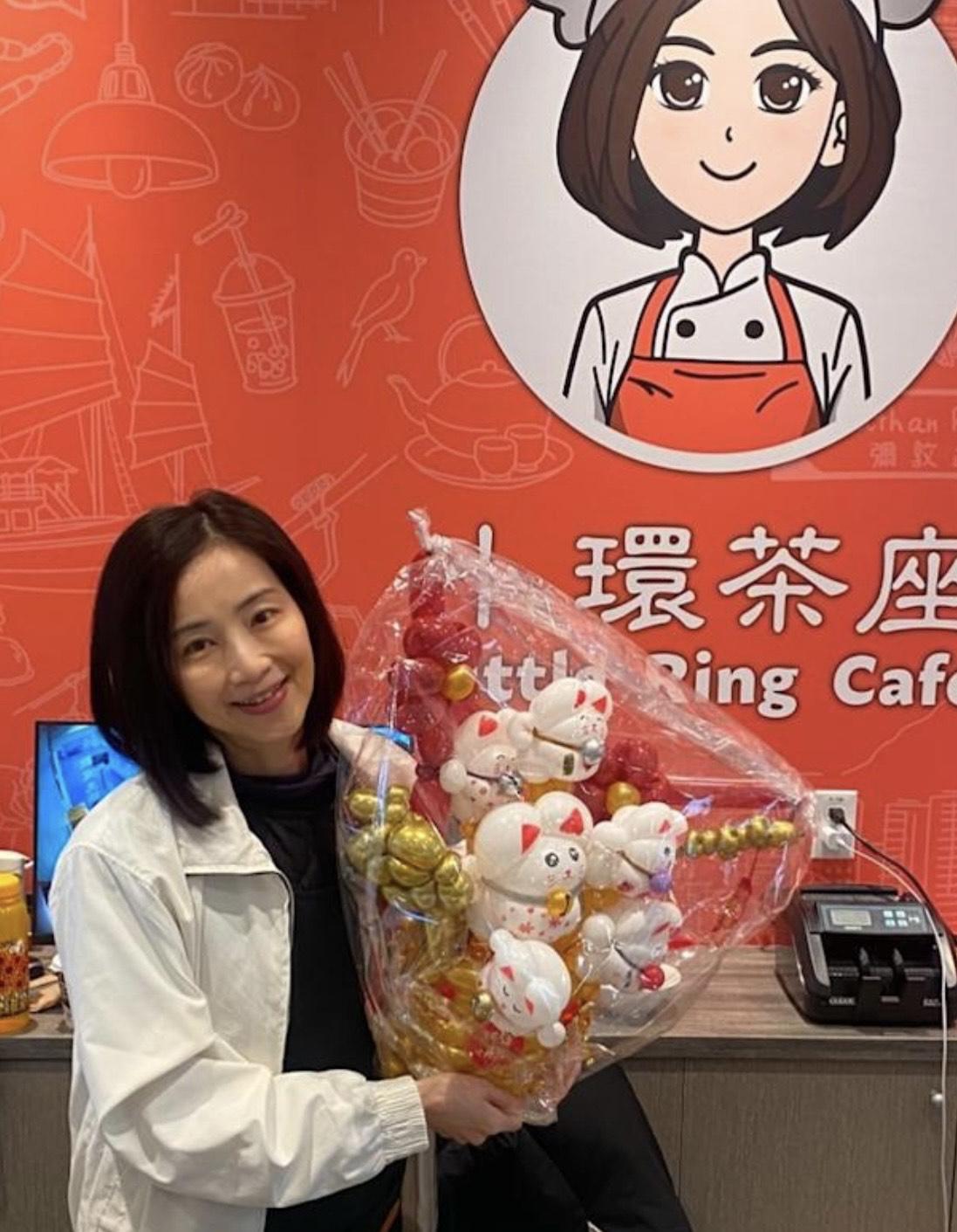 譚小環在加拿大開設的「小環茶座」成人氣店。