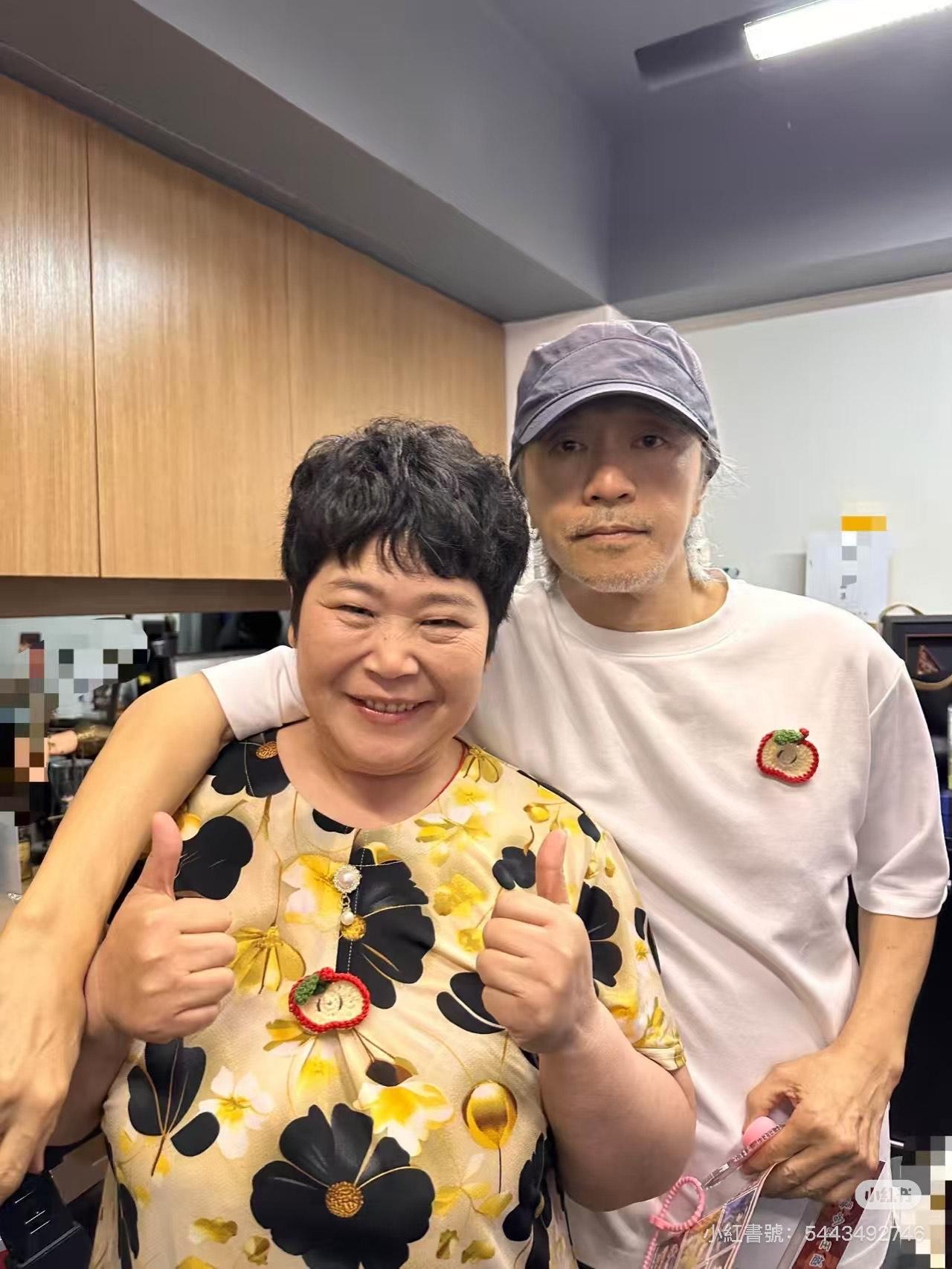 周星馳向「房主任」拜師學藝「村頭吵架」的方式。