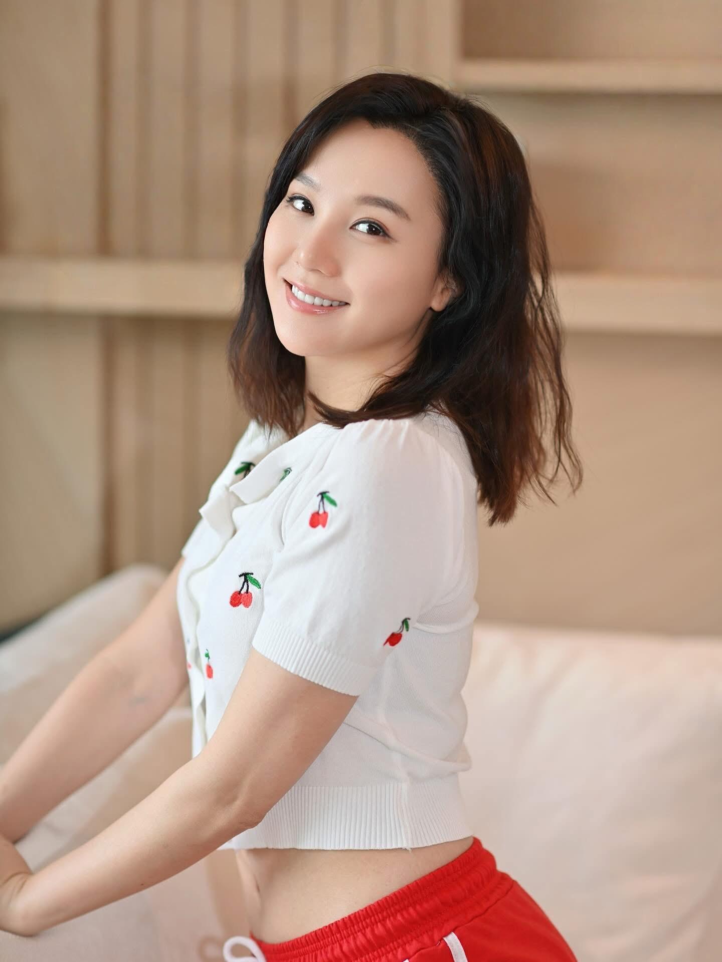 甄采浠表示要活在當下,珍惜眼前人。