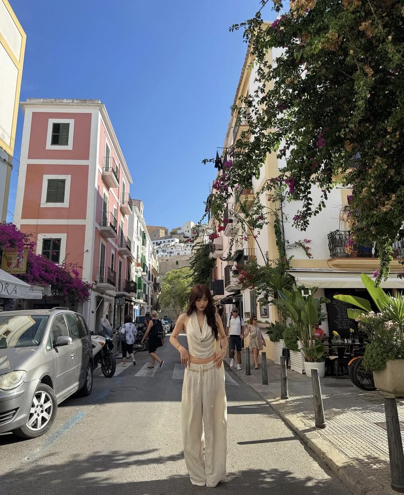 陳靜大曬火辣身材。