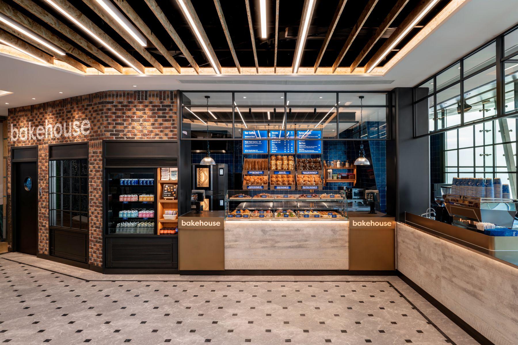 山頂分店除了酥點之外,更推出多款湯品及三文治。