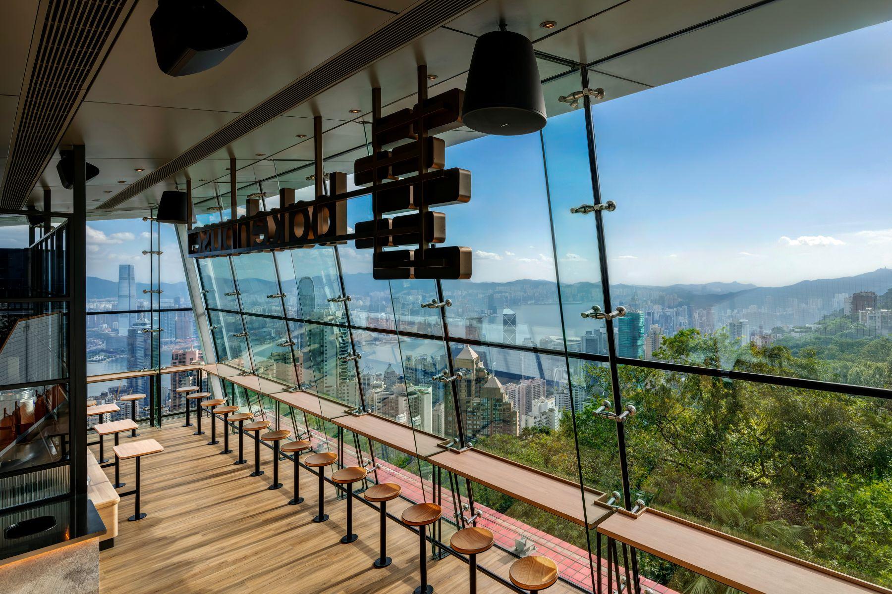 Bakehouse第八家分店登陸山頂凌霄閣,坐擁山頂壯麗風景,設有座位區。