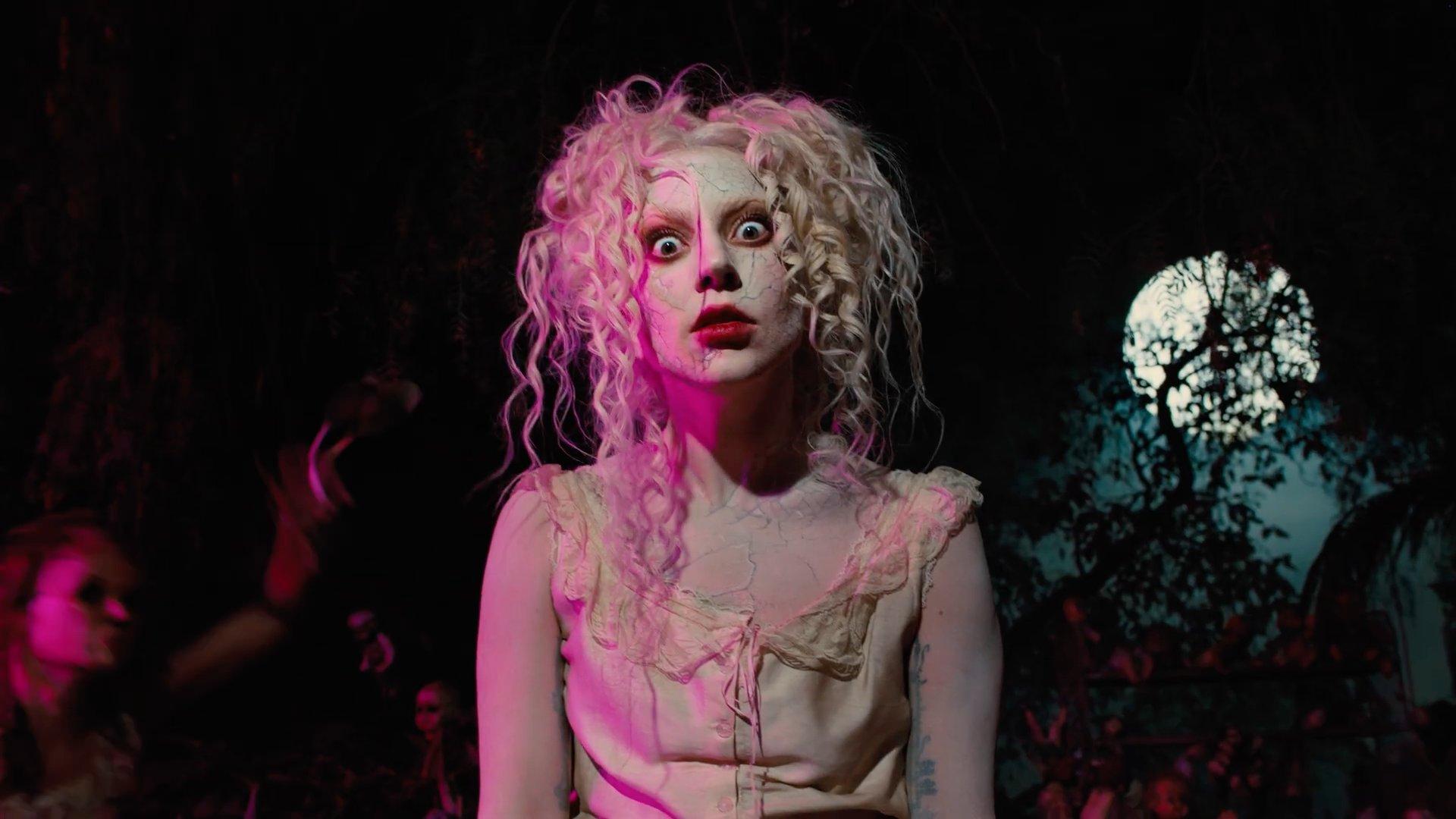 剛剛發布新歌《The Dead Dance》的Lady Gaga,MV找來Tim Burton拍攝。