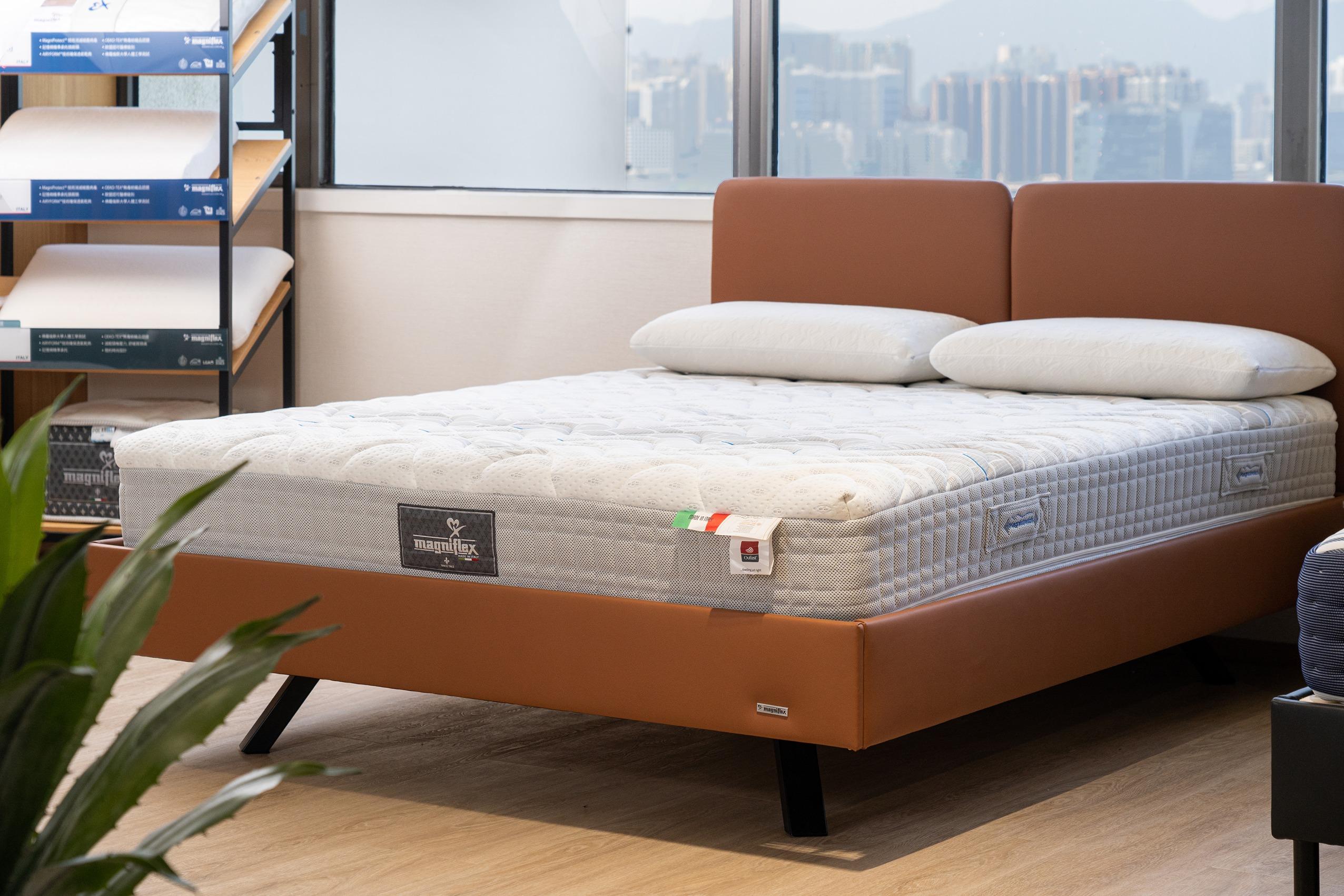 MagniStretch伸展護脊床褥提供18種呎吋,售價由$16,680起。