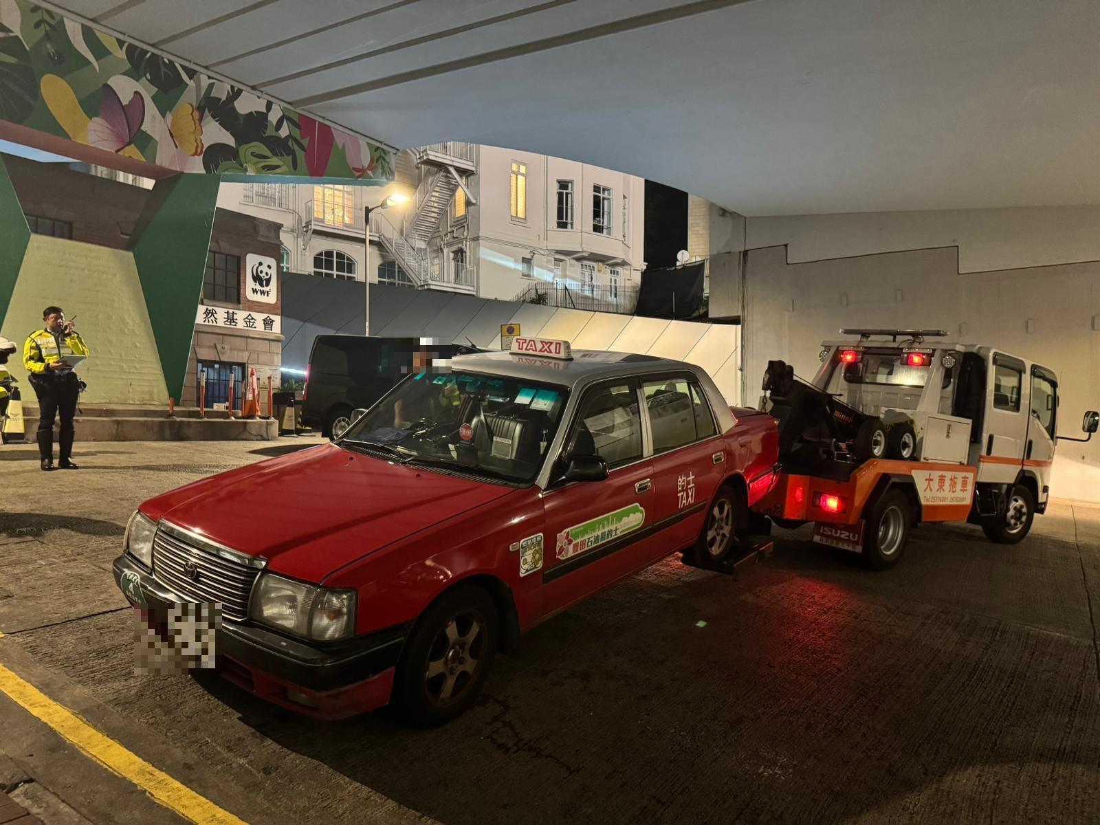 山頂黑的收傳票,已被拖走作進一步檢驗。(警方圖片)