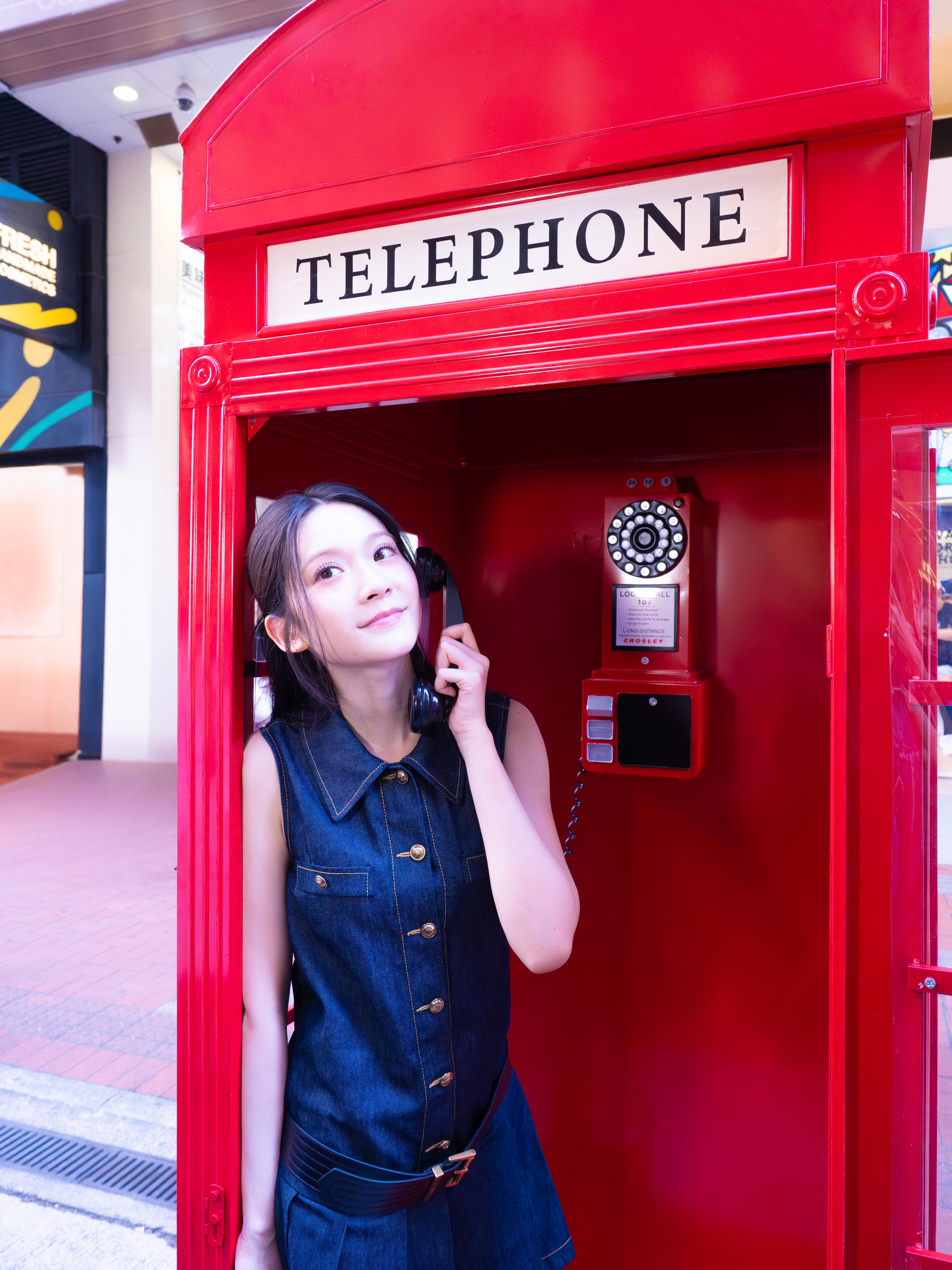 Cloud設電話亭聆聽fans心事。