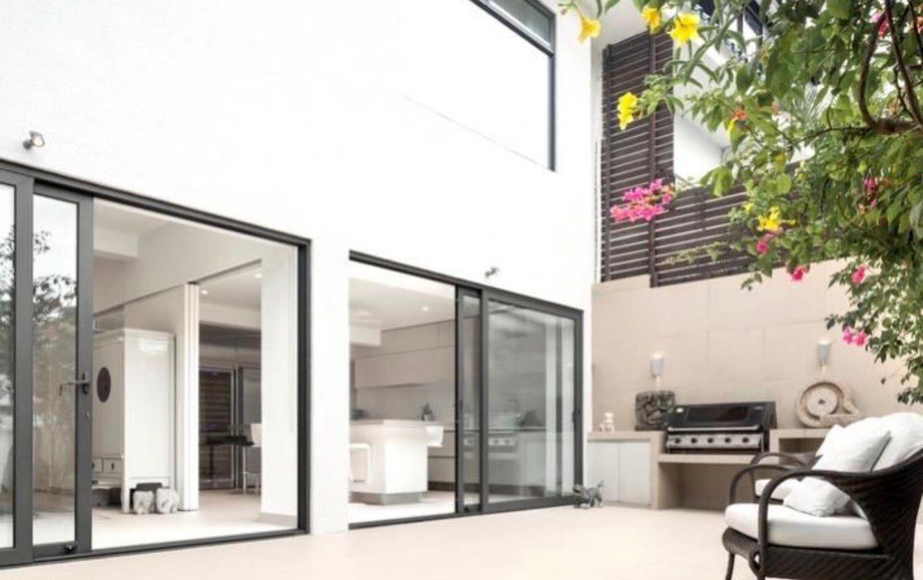 西貢翠巒小築單號屋,10年貶值25%,帳跌830萬元。(代理提供)