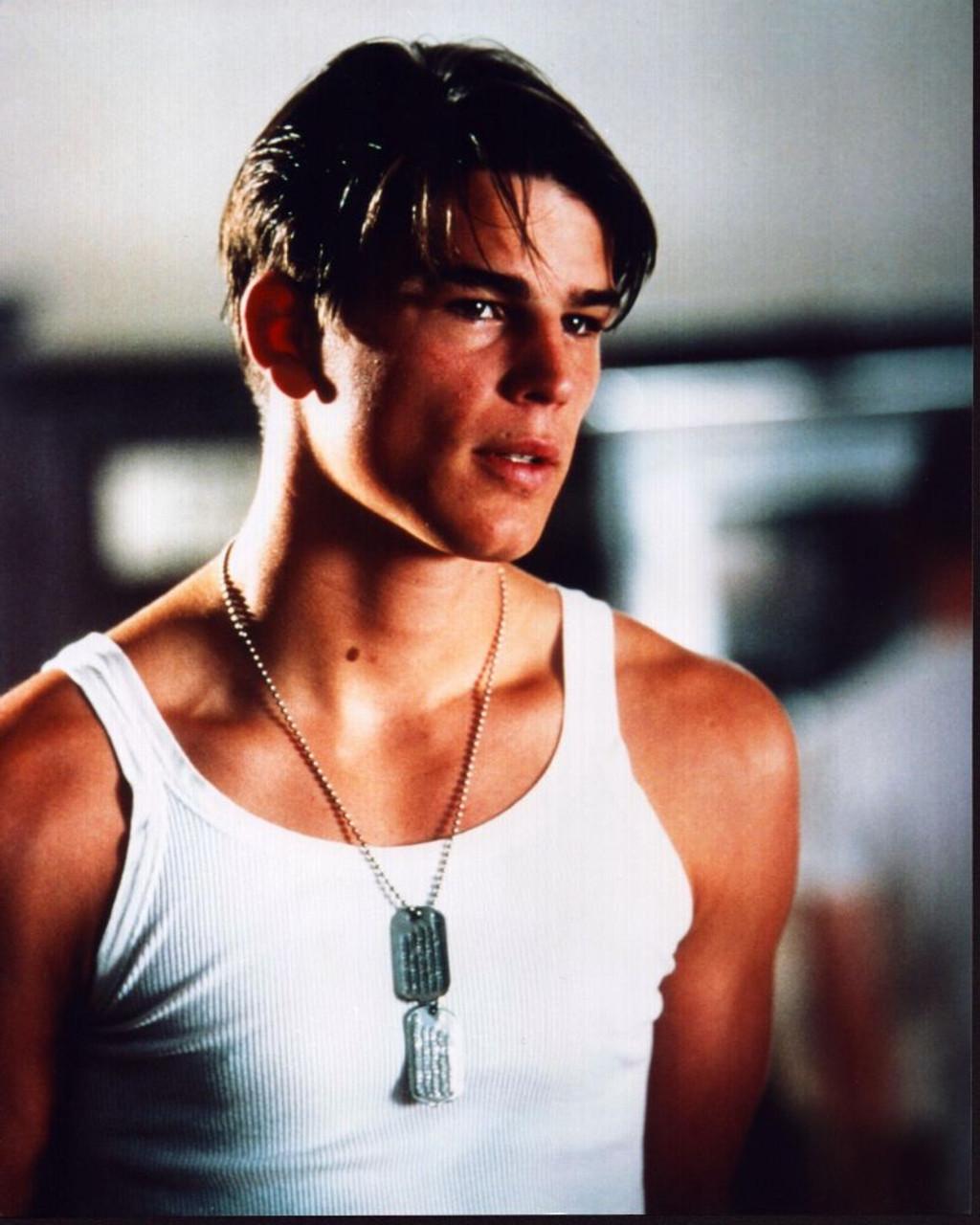 Joshua Hartnett於《珍珠港》的演出,已經漸趨成熟。