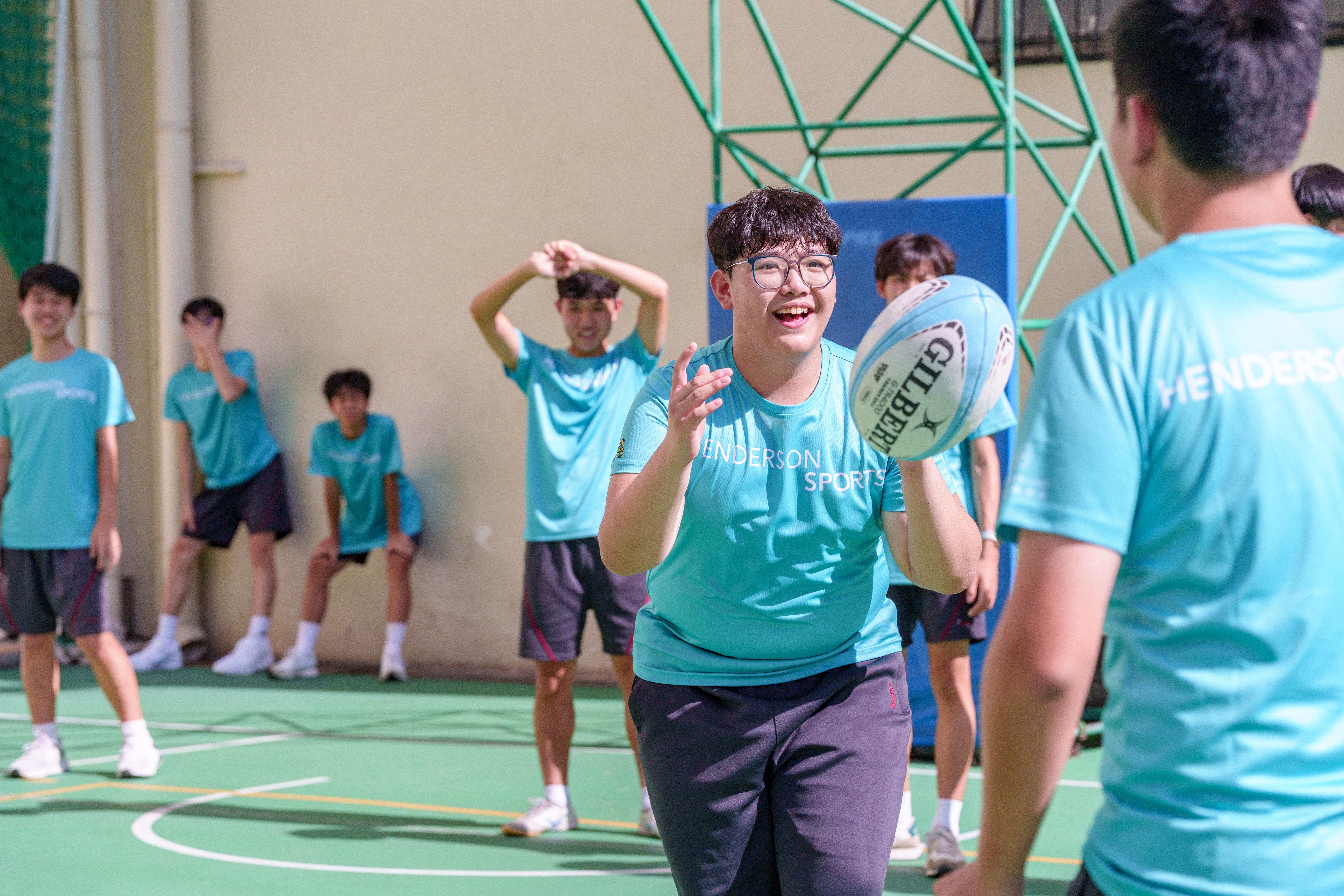 學生體驗七欖。