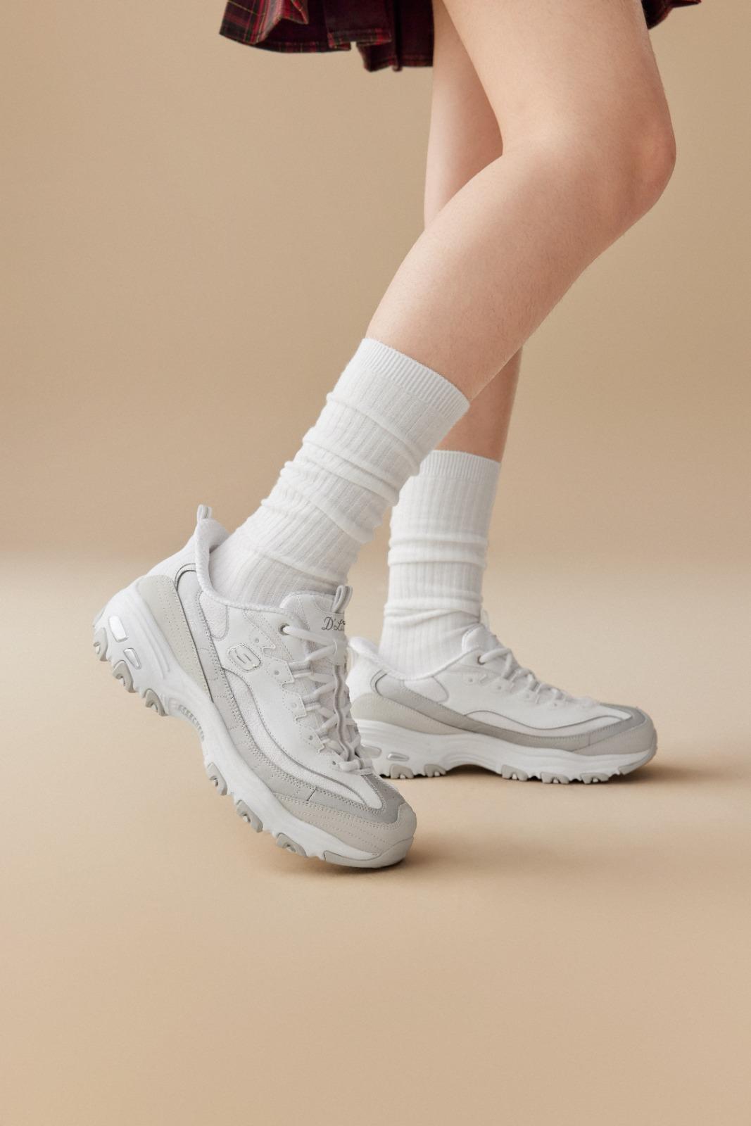 早前女裝款式率先配備Hands Free Slip-ins®站立穿脫科技。