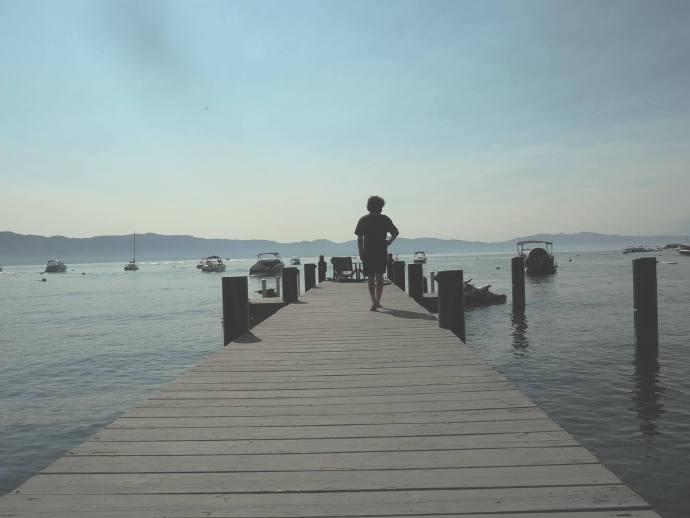 有傳Selena與Benny於本月舉行婚禮,不知是否在這湖泊區。