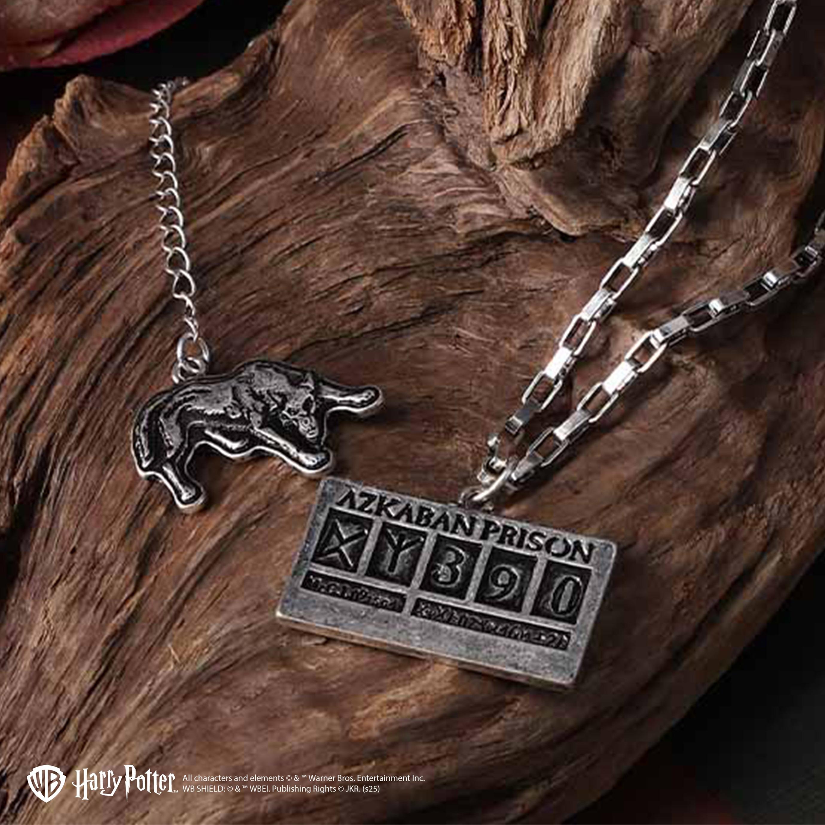 天狼星(Sirius Black) 疑犯照相板項鍊 $210:刻意營造金屬的原始感,鍊尾附有天狼星化獸外形的吊飾,設計精緻又時尚。