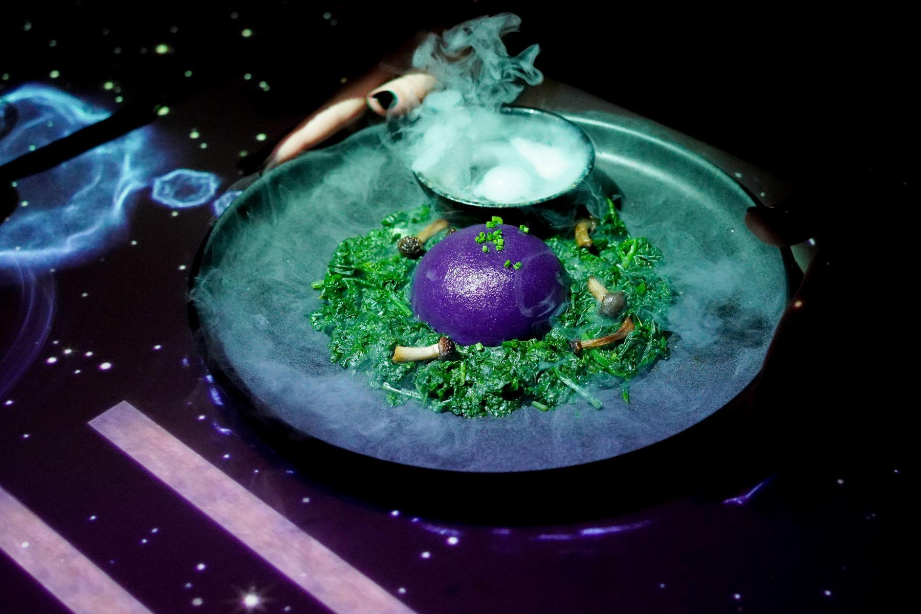 魔幻餐桌亦設素食菜單及小童菜單。