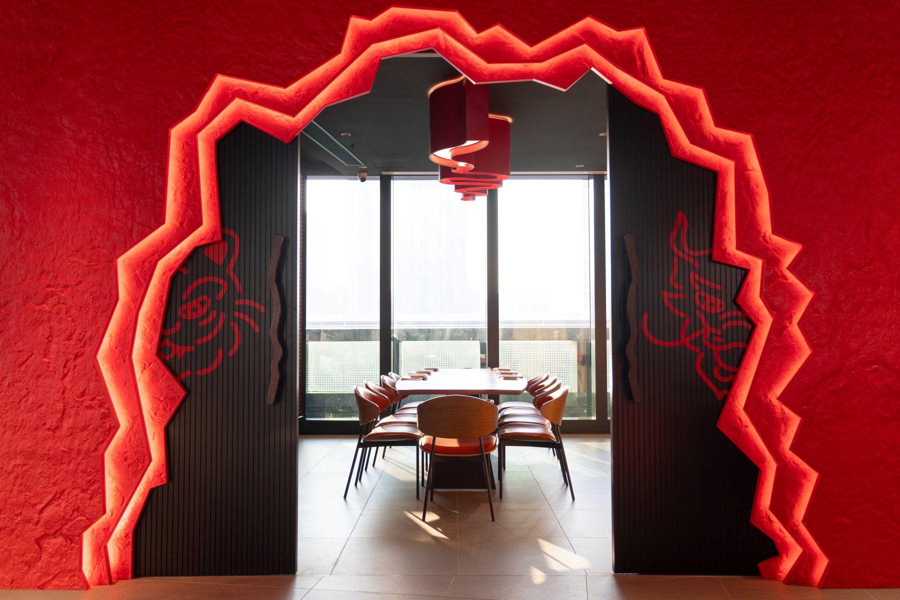 餐廳酒吧走創意有個性風格,VIP房設計看出有心思。