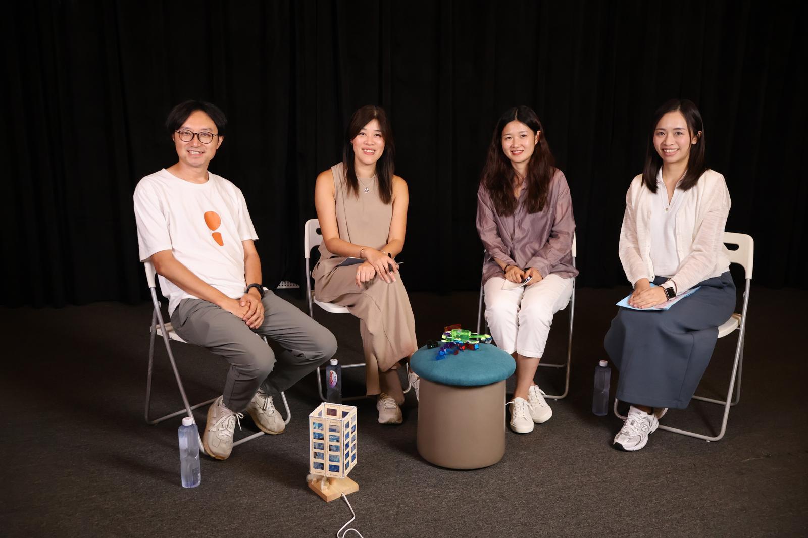 李素貞校長和王佩盈主任與成都A4兒童藝術館館長李杰進行直播,分享創作理念和過程。(學校提供)