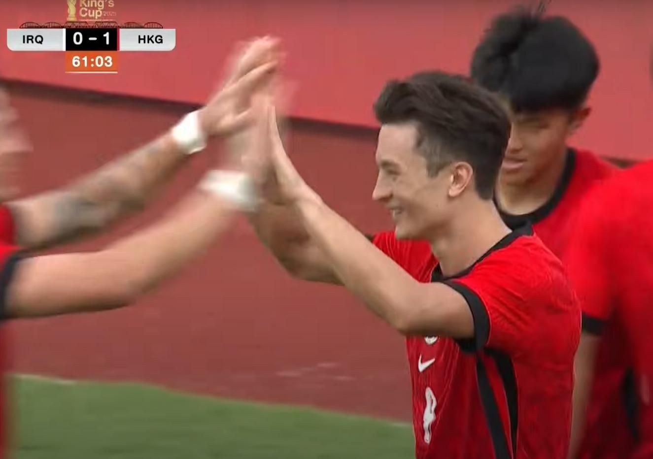 泰皇盃|香港憑安永佳射入12碼,對伊拉克先開紀錄。(港台截圖)