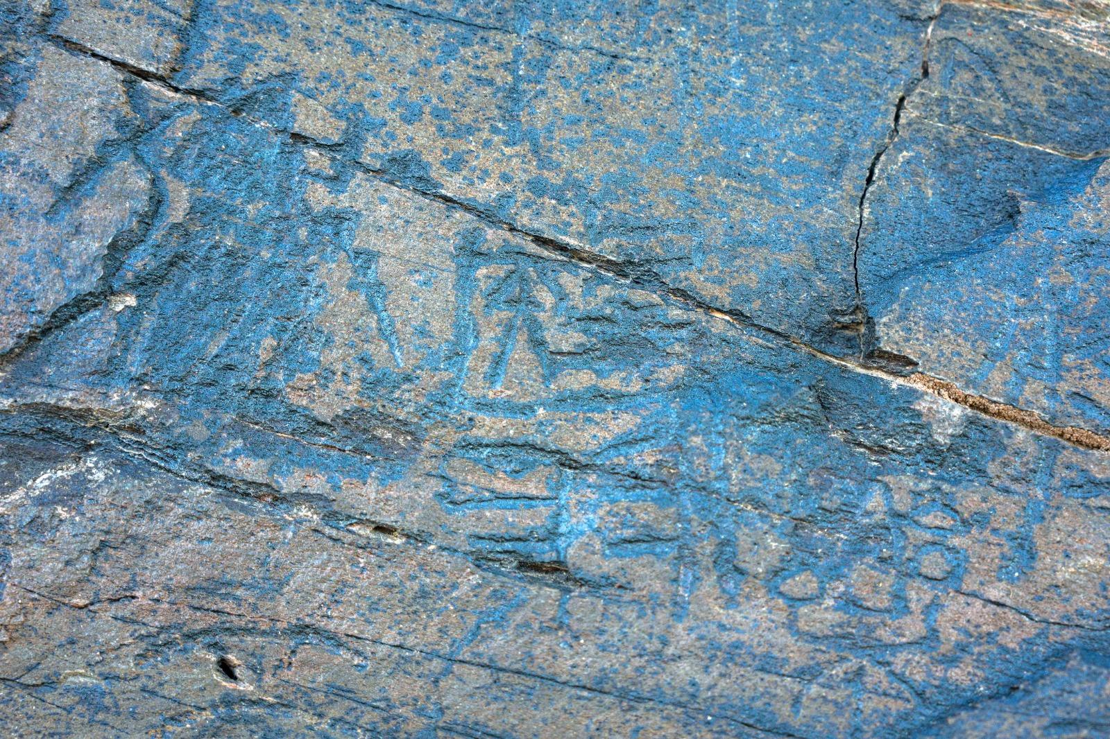 秦始皇遣使採藥崑崙刻石 定名「尕日塘秦刻石」。(新華社)