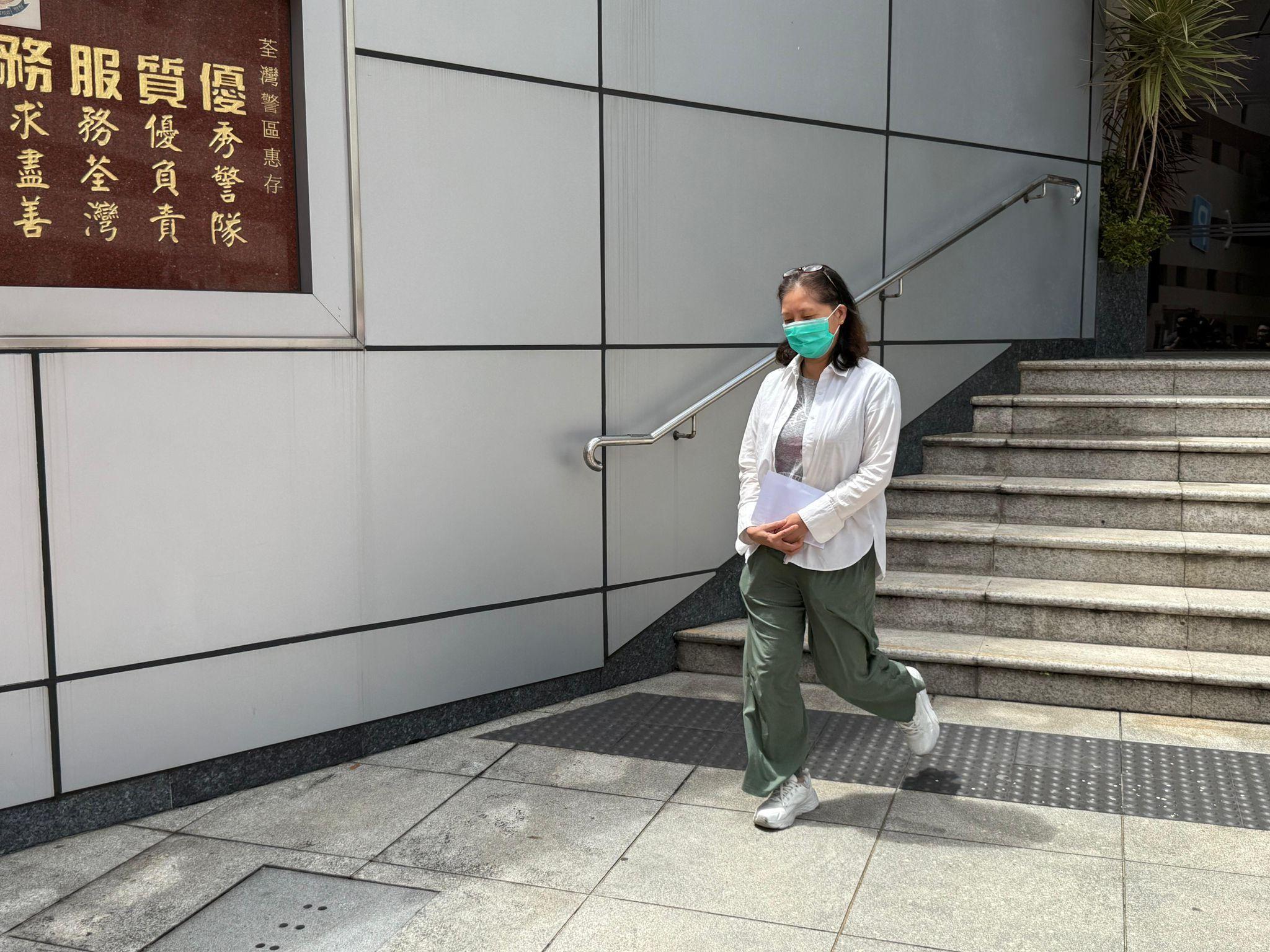 侯中宇母親甘璞英,被國安處帶往荃灣警署協助調查。