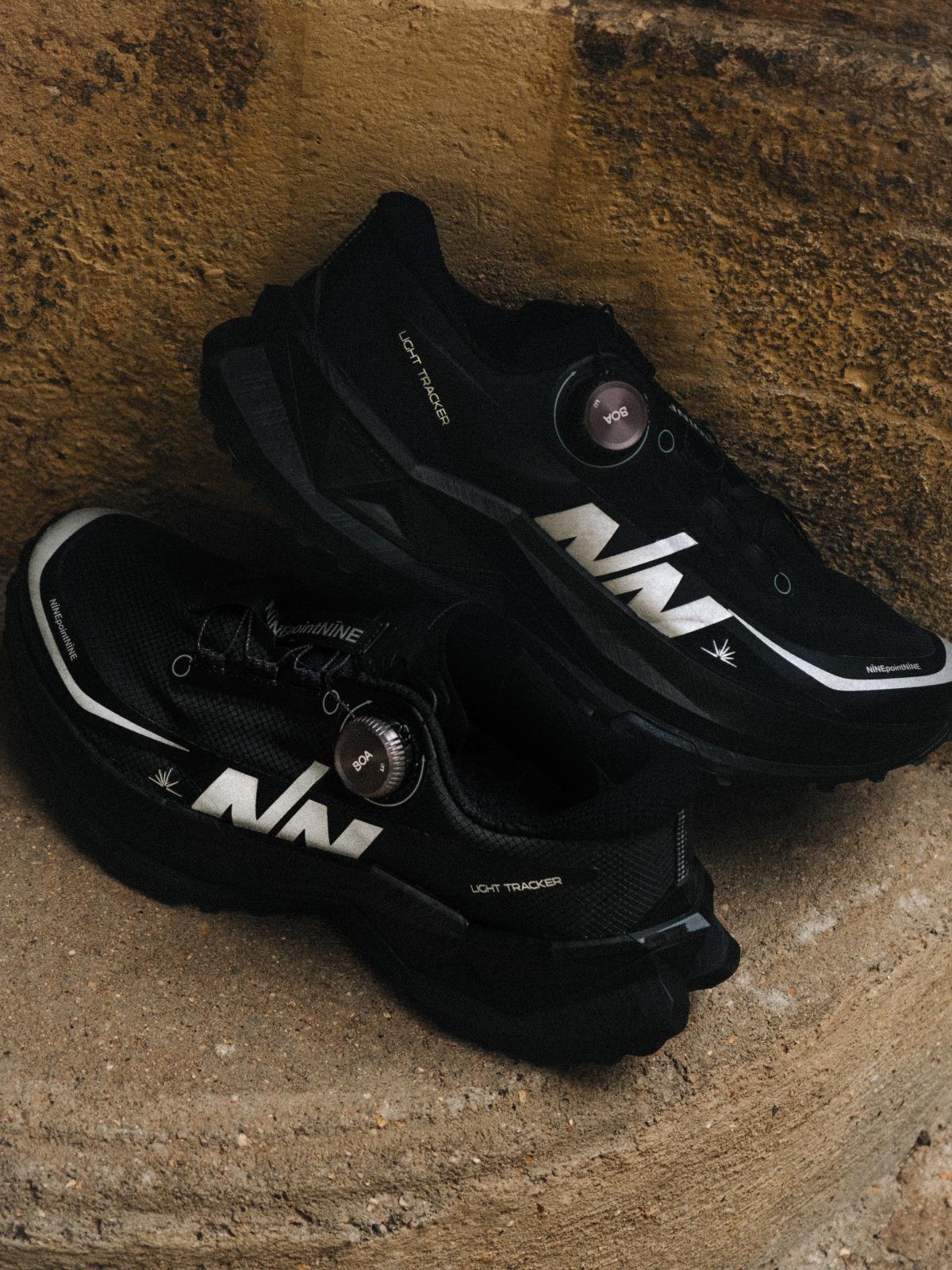 的盧PRO超䨻中底科技結合H型T700碳板。