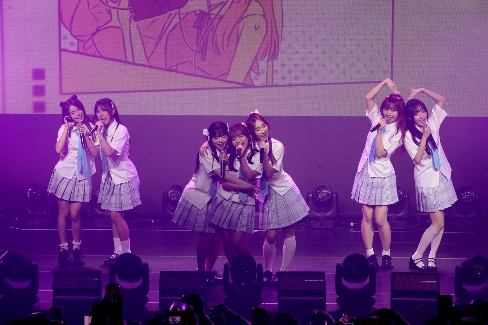 由七位一期生組成「IdG Bubbles」將屬於她們的第一首派台歌《泡泡我!》獻給現埸觀眾!