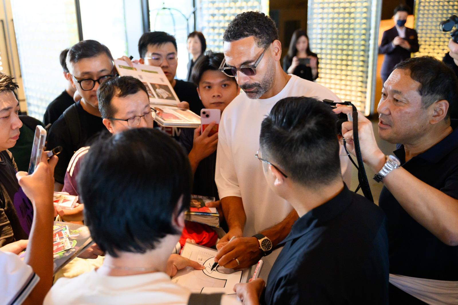 世界足球峰會|曼聯及英格蘭名宿里奧費迪南(Rio Ferdinand)在香港大受歡迎。(旅發局提供)