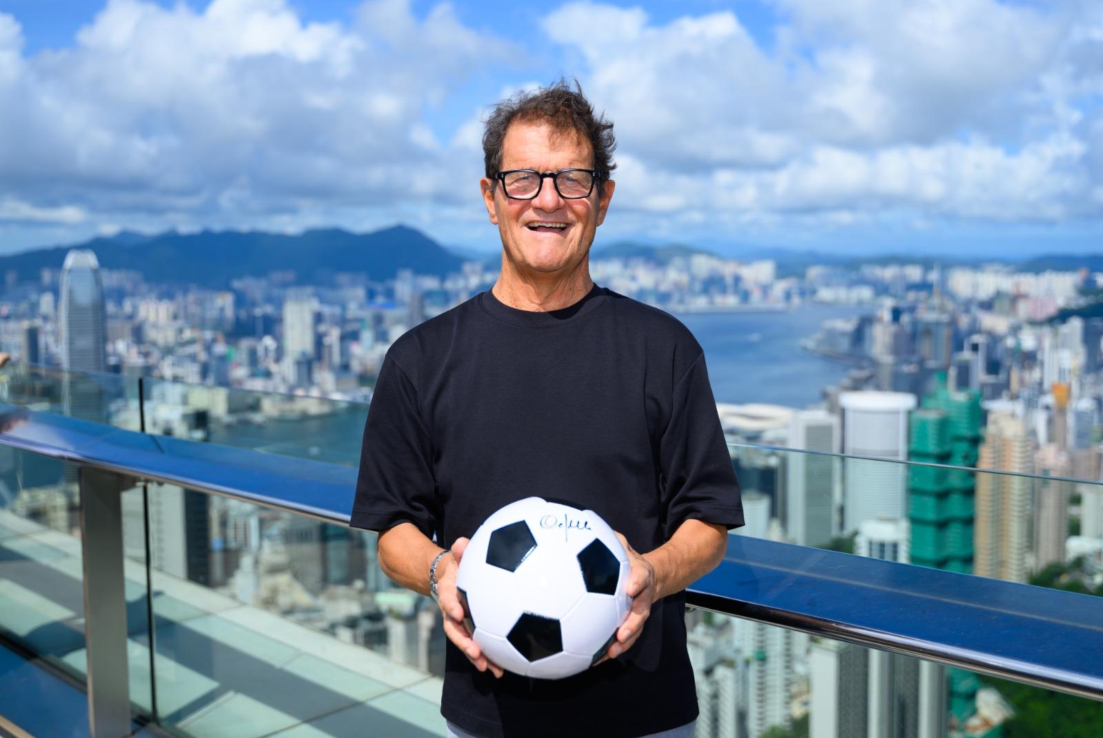 世界足球峰會|意大利著名教練卡比路(Fabio Capello)到訪山頂。(旅發局提供)