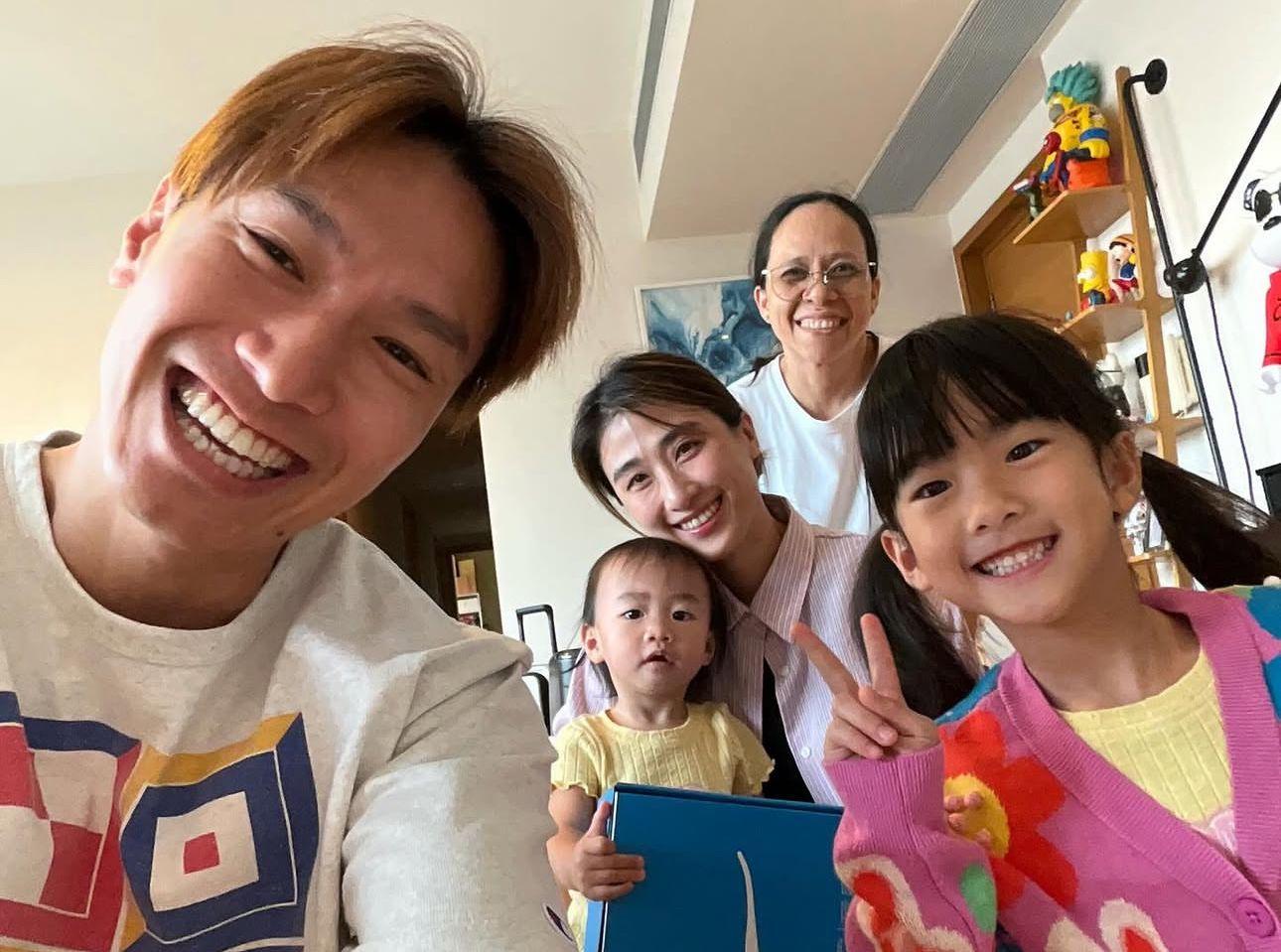 陳柏宇與工人姐姐關係唔錯。