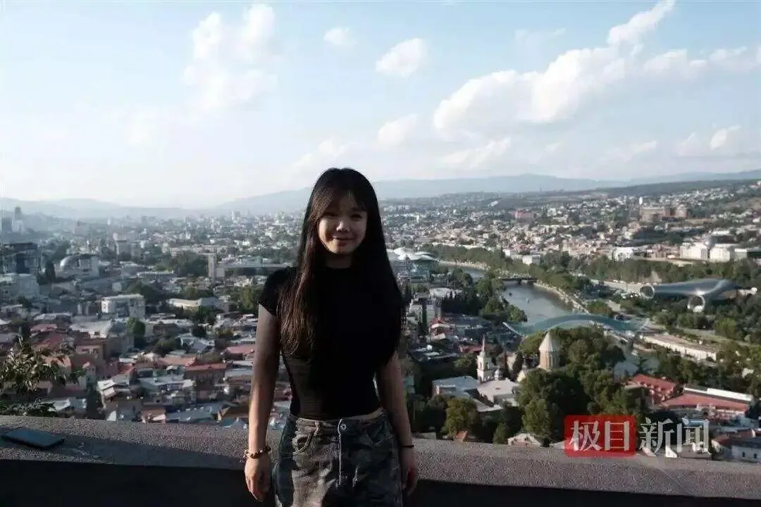 廿歲女大生「芝歐粥」窮遊35日,每天有記帳。(極目新聞)