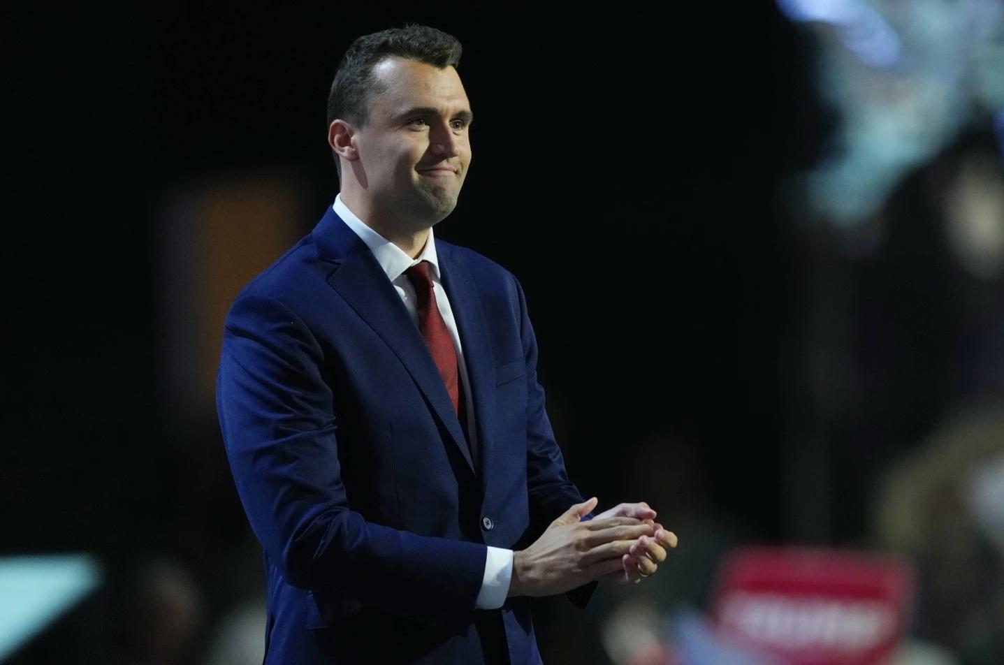 美國知名保守派活躍分子、總統特朗普盟友柯克(Charlie Kirk)遭刺身亡,震驚全國。(資料圖片)