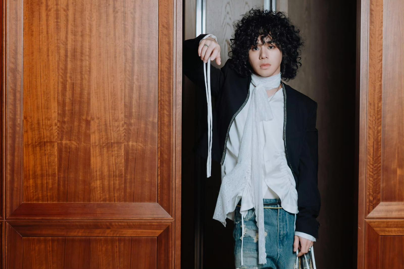 曾比特雖然憑住《聲生不息》在內地爆紅,但被環球冷待,令他萌生去意。