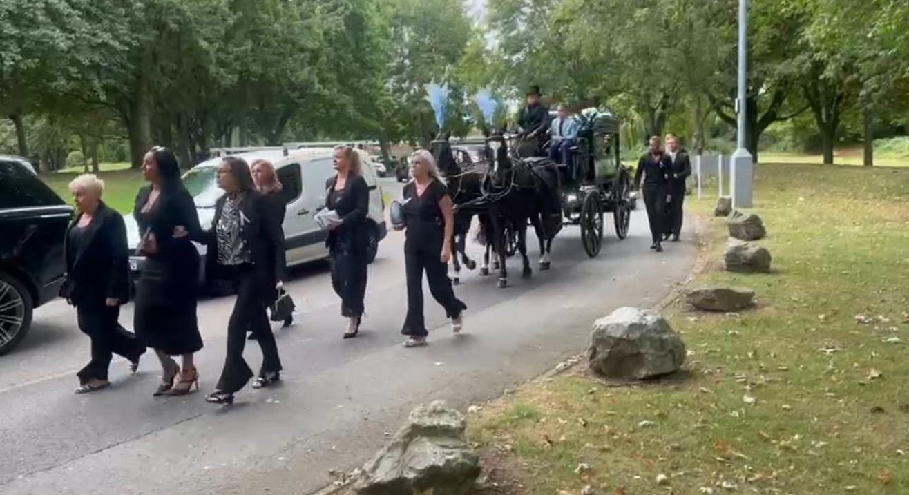 貝利基7月底突然離世,於上月舉殯,惜父親懷特在喪禮上心臟病發身亡。(互聯網)