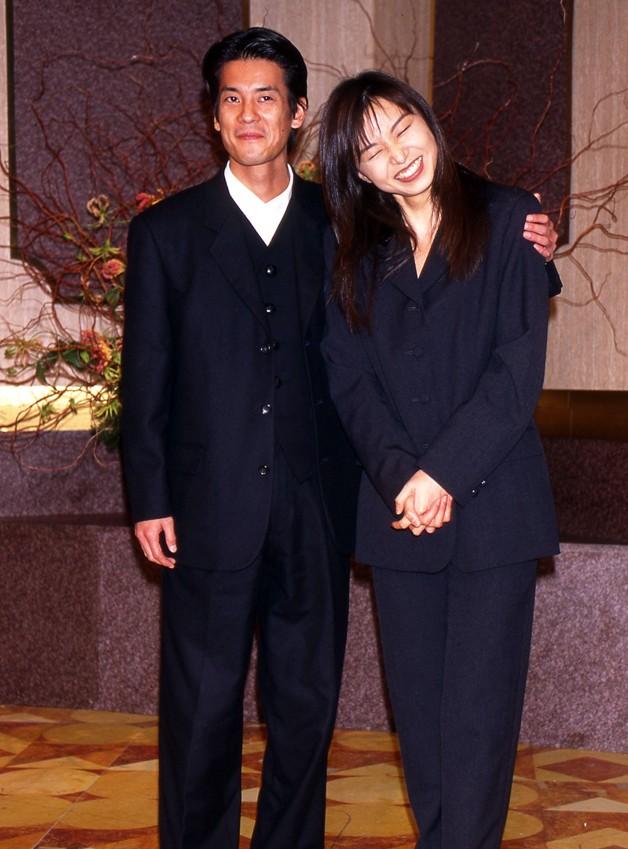 唐澤壽明與山口智子結婚剛滿30年。