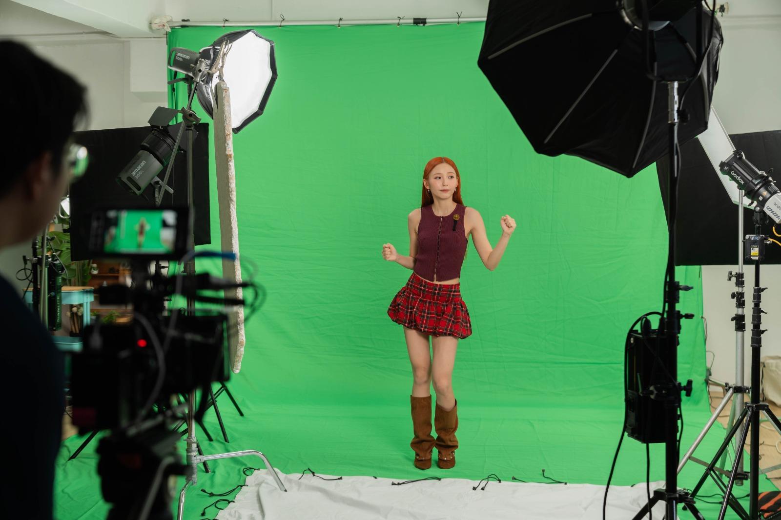 今次宣傳片在建構經典遊戲場景中投放大量資源,Ivy在綠幕前演戲毫無難度!